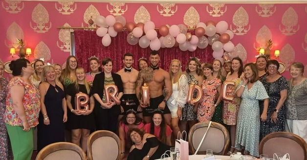 The trays glide, the banter flows, and guests who arrived as strangers are suddenly best mates